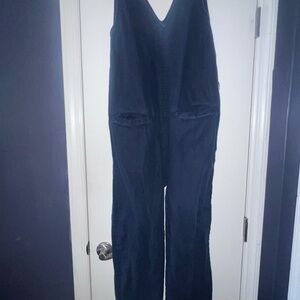 Faherty Navy V-Neck Sleeveless Jumpsuit with Front Pockets